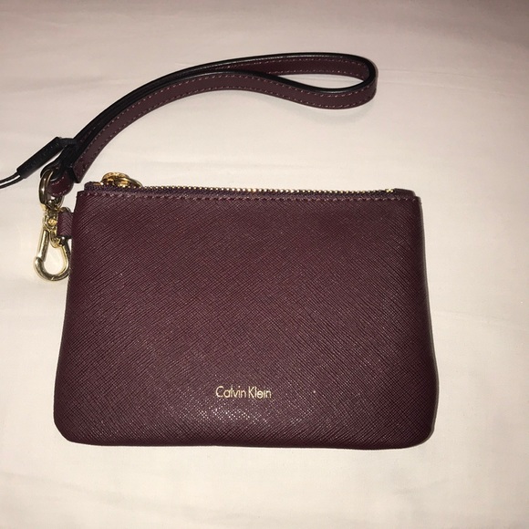 Calvin Klein Maroon Multi Size Wristlet Travel Bags - Picture 2 of 7